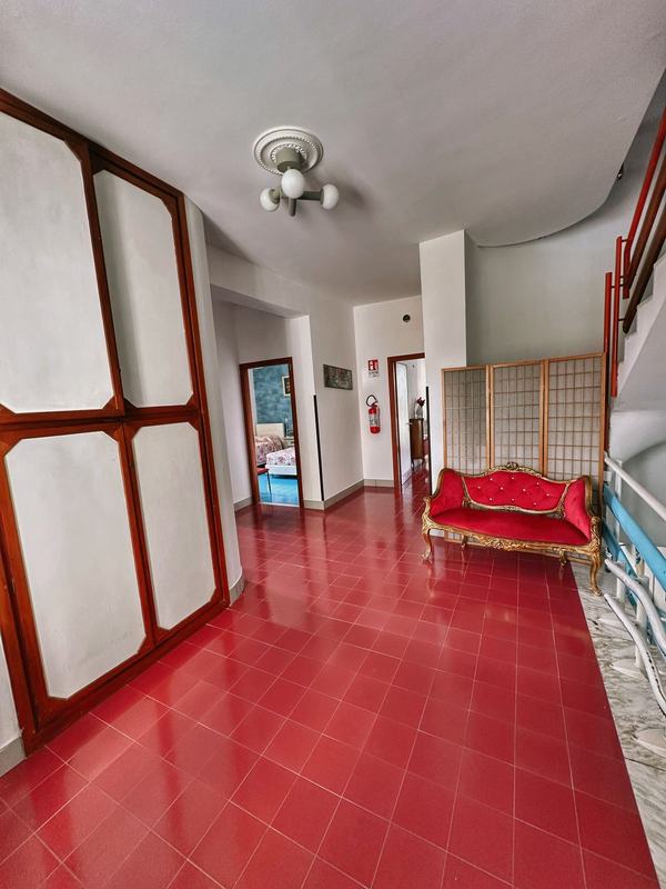 Il corridoio del piano camere a Villa Romana